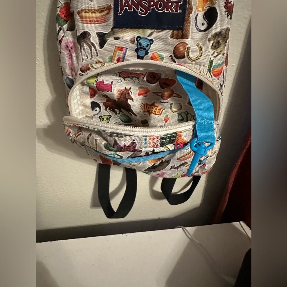 Mini backpack 🎒 - Picture 2 of 5